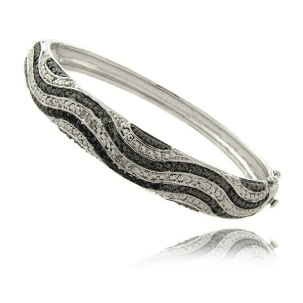 Finesque Silverplated 1/4ct TDW Black and White Diamond Bangle Bracelet