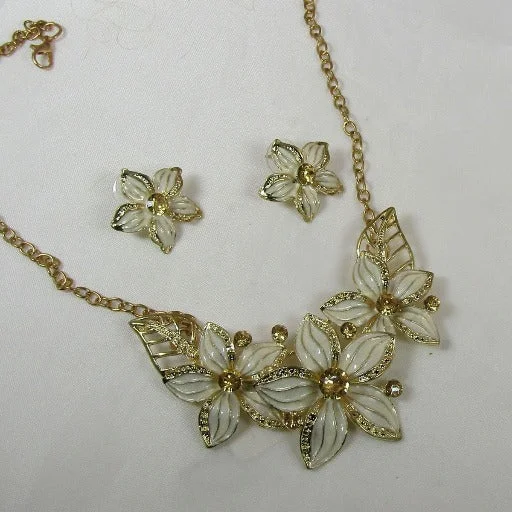 White & Gold Flower Necklace with Gold Chain & Earrings