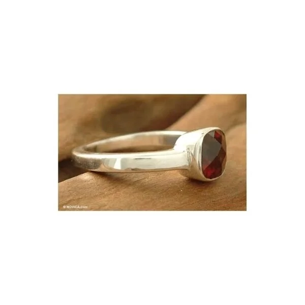 Handmade Scarlet Muse Garnet Solitaire Sterling Silver Ring (India)